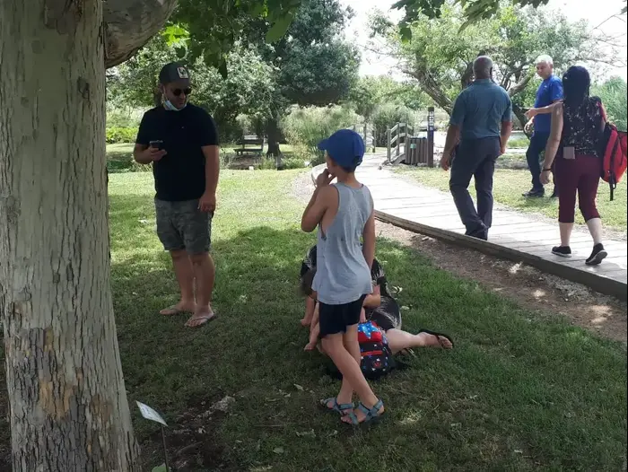 מטיילים באגמון החולה של קרן קימת לישראל. 23 במאי 2020 (אתר רשמי , איציק בנדור, קק"ל) מטיילים באגמון החולה של קרן קימת לישראל. 23 במאי 2020 (אתר רשמי , איציק בנדור, קק"ל)