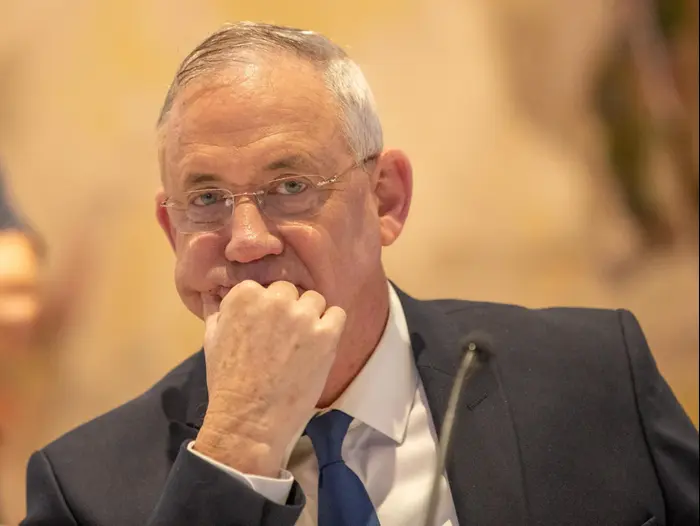 יו"ר כחול לבן בני גנץ בישיבת הממשלה הראשונה של הממשלה ה-35, 24 במאי 2020 (פול צלמים , אוהד צויגנברג "הארץ") יו"ר כחול לבן בני גנץ בישיבת הממשלה הראשונה של הממשלה ה-35, 24 במאי 2020 (פול צלמים , אוהד צויגנברג "הארץ")