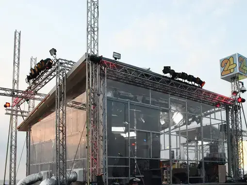 האולפן השקוף של ערוץ 24 בנמל תל אביב (יח"צ , עודד קרני) האולפן השקוף של ערוץ 24 בנמל תל אביב (יח"צ , עודד קרני)