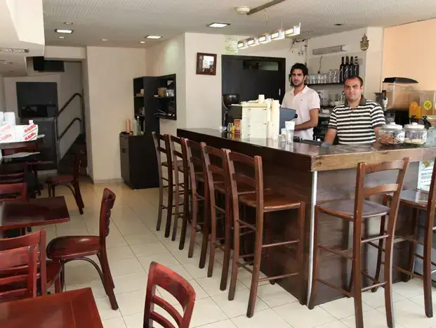 בית קפה על הקפה (אביעד הרמן - עכבר העיר) בית קפה על הקפה (אביעד הרמן - עכבר העיר)