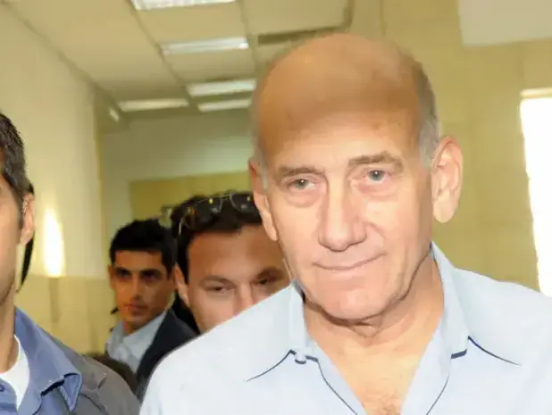 אהוד אולמרט במשפט בירושלים (עומר מירון , גדעון צנטנר) אהוד אולמרט במשפט בירושלים (עומר מירון , גדעון צנטנר)