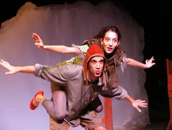 מתוך ההצגה פטר והזאב (יח"צ , אייל לנדסמן) מתוך ההצגה פטר והזאב (יח"צ , אייל לנדסמן)