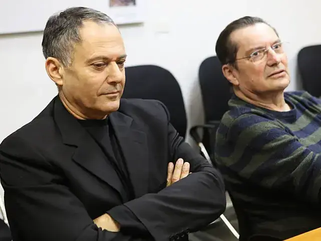 אריה עמית יושב ראש ועדת האתיקה של איגוד הכדורסל לצד שוקי קרמר היועץ המשפטי של האיגוד (יותם רונן) אריה עמית יושב ראש ועדת האתיקה של איגוד הכדורסל לצד שוקי קרמר היועץ המשפטי של האיגוד (יותם רונן)