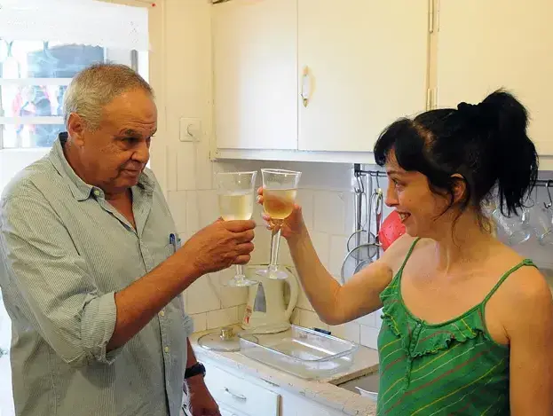 דנה מלמד מארחת את רוני דניאל (ברני ארדוב) דנה מלמד מארחת את רוני דניאל (ברני ארדוב)