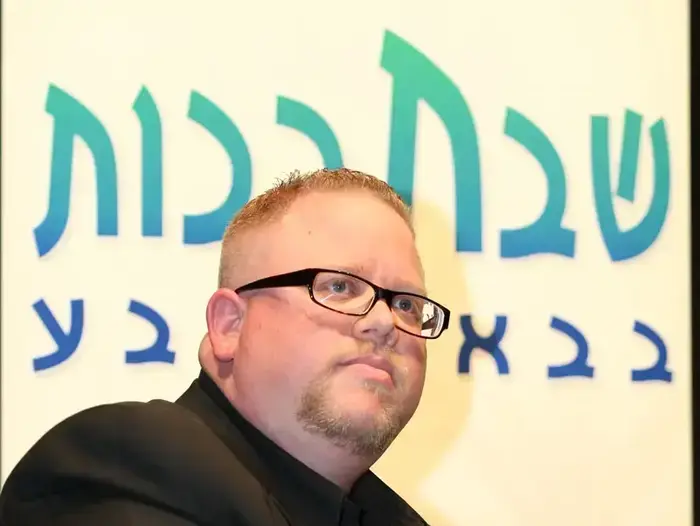 רועי כ''ץ באירוע שבתרבות בבאר שבע - ינואר 2010 (יח"צ , באדיבות עיריית באר שבע) רועי כ''ץ באירוע שבתרבות בבאר שבע - ינואר 2010 (יח"צ , באדיבות עיריית באר שבע)