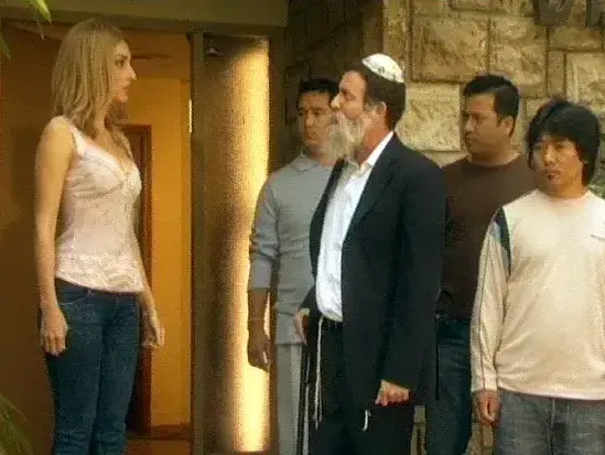 טל פרידמן בתפקיד ח"כ יעקב כ"ץ (כצהל'ה) עם שני כהן בתפקיד מירי בוהדנה בתוכנית "ארץ נהדרת" (יח"צ) טל פרידמן בתפקיד ח"כ יעקב כ"ץ (כצהל'ה) עם שני כהן בתפקיד מירי בוהדנה בתוכנית "ארץ נהדרת" (יח"צ)