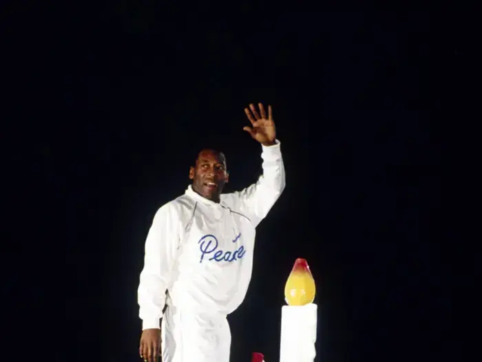 פלה בחגיגות יום הולדתו ה-50 (GettyImages) פלה בחגיגות יום הולדתו ה-50 (GettyImages)