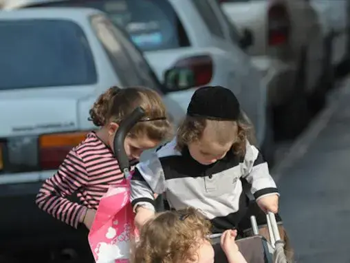 ילדים חרדים, מאה שערים. (עומר מירון) ילדים חרדים, מאה שערים. (עומר מירון)