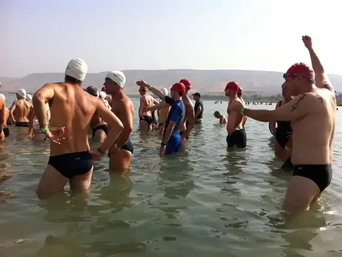 צליחת הכנרת, אוקטובר 2010 (יח"צ , משה אסרף) צליחת הכנרת, אוקטובר 2010 (יח"צ , משה אסרף)