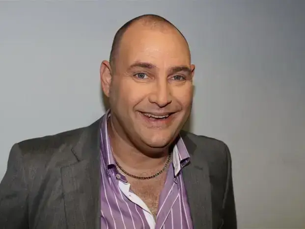 צביקה הדר (אביב חופי) צביקה הדר (אביב חופי)