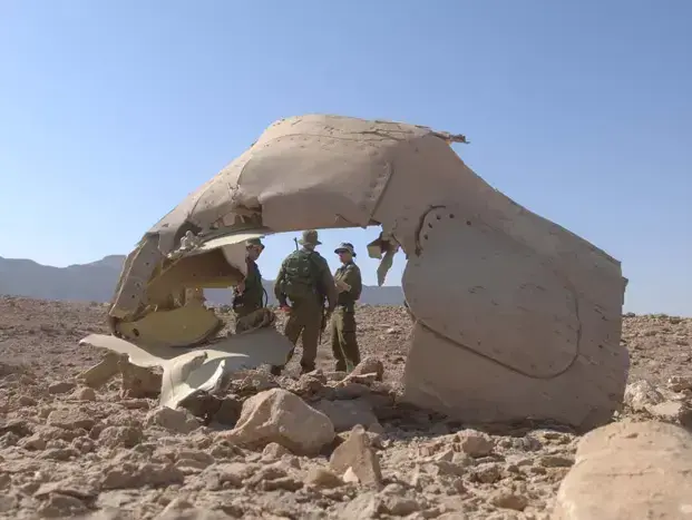 חיפושים אחר שרידי הגופות של הטייס והנווט שנהרגו שהתרסקות מטוס קרב, נובמבר 2010 (אלברטו דנקברג) חיפושים אחר שרידי הגופות של הטייס והנווט שנהרגו שהתרסקות מטוס קרב, נובמבר 2010 (אלברטו דנקברג)