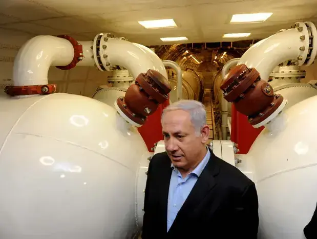 ראש הממשלה בנימין נתניהו מבקר במטוס הסופר טנקר בנתב"ג, יום ראשון (לשכת העיתונות הממשלתית , אבי אוחיון) ראש הממשלה בנימין נתניהו מבקר במטוס הסופר טנקר בנתב"ג, יום ראשון (לשכת העיתונות הממשלתית , אבי אוחיון)