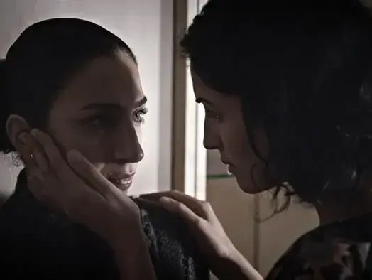 קלרה חורי ונטלי עטיה בסרט "אודם" (יח"צ) קלרה חורי ונטלי עטיה בסרט "אודם" (יח"צ)