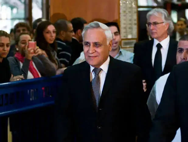הנשיא לשעבר משה קצב בבית המשפט לקראת הכרעת דינו, דצמבר 2010 (נמרוד סונדרס) הנשיא לשעבר משה קצב בבית המשפט לקראת הכרעת דינו, דצמבר 2010 (נמרוד סונדרס)