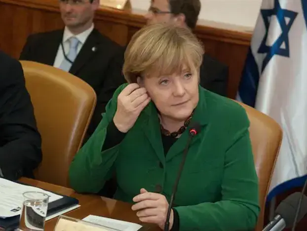 ראש הממשלה בנימין נתניהו יחד עם קאנצלרית גרמניה אנגלה מרקל בישיבת הממשלה המשותפת עם ממשלת גרמניה, ינואר 2011 (עומר מירון) ראש הממשלה בנימין נתניהו יחד עם קאנצלרית גרמניה אנגלה מרקל בישיבת הממשלה המשותפת עם ממשלת גרמניה, ינואר 2011 (עומר מירון)