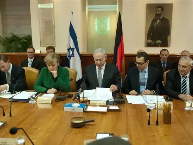 ראש הממשלה בנימין נתניהו יחד עם קאנצלרית גרמניה אנגלה מרקל בישיבת הממשלה המשותפת עם ממשלת גרמניה, ינואר 2011 (עומר מירון) ראש הממשלה בנימין נתניהו יחד עם קאנצלרית גרמניה אנגלה מרקל בישיבת הממשלה המשותפת עם ממשלת גרמניה, ינואר 2011 (עומר מירון)