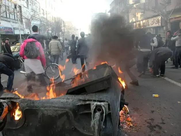 מהומות באיראן, פברואר 2011 (AP) מהומות באיראן, פברואר 2011 (AP)