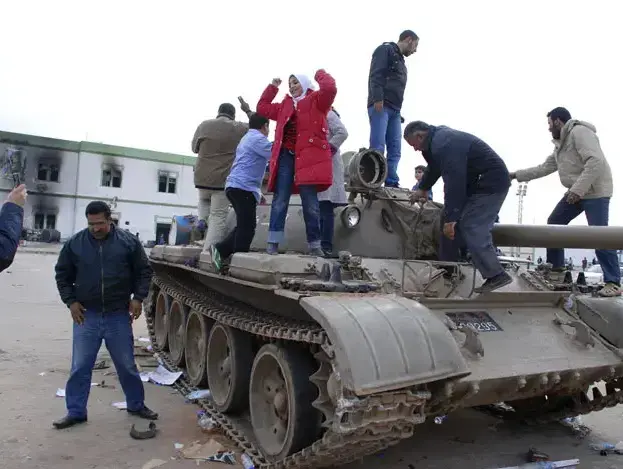 מהומות בעיר בנגאזי, לוב, פברואר 2011 (AP) מהומות בעיר בנגאזי, לוב, פברואר 2011 (AP)