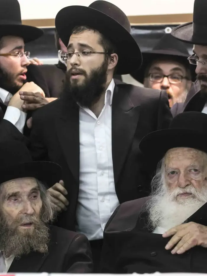 יעקב (יענקי) קנייבסקי (אתר רשמי , אוליבייה פיטוסי) יעקב (יענקי) קנייבסקי (אתר רשמי , אוליבייה פיטוסי)
