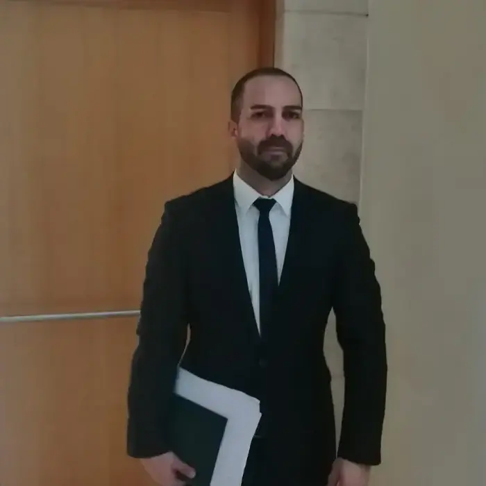 עורך דין עמית ויצמן המייצג את אחד התוקפים באלימות קשה אישה מבוגרת בת 74 ושדדו כ10,000 שקלים (מערכת וואלה! NEWS , ללא) עורך דין עמית ויצמן המייצג את אחד התוקפים באלימות קשה אישה מבוגרת בת 74 ושדדו כ10,000 שקלים (מערכת וואלה! NEWS , ללא)