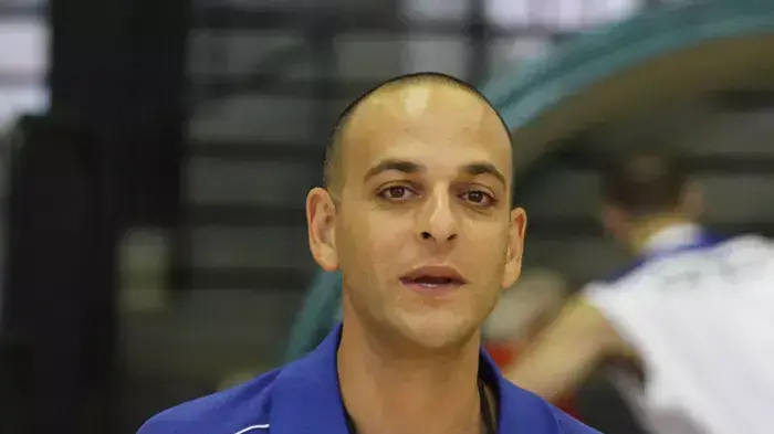 מאמן בני השרון רועי חגאי (קובי אליהו) מאמן בני השרון רועי חגאי (קובי אליהו)