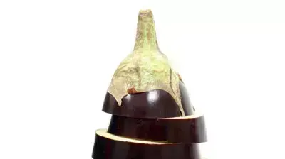 פרוסות חצילים (ShutterStock) פרוסות חצילים (ShutterStock)