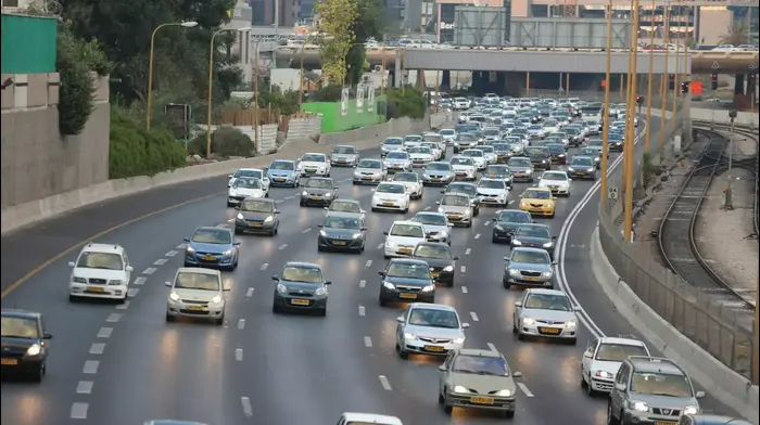 פקקים בנתיבי איילון בערב ראש השנה, ספטמבר 2013 (יותם רונן) פקקים בנתיבי איילון בערב ראש השנה, ספטמבר 2013 (יותם רונן)
