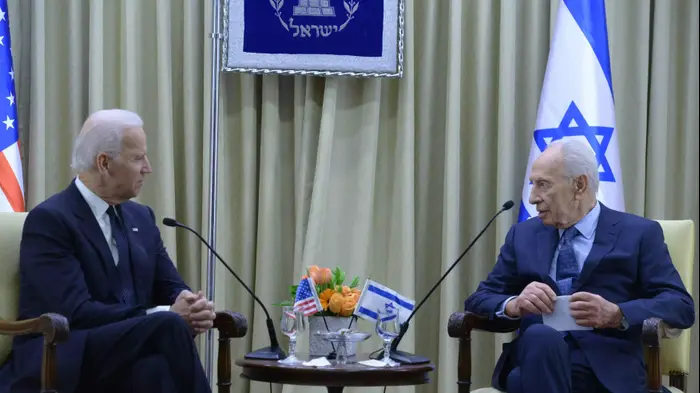 תמונות נשיא המדינה שמעון פרס עם סגן נשיא ארצות הברית ג'ו ביידן בפגישתם הערב. 13 בינואר 2014 (לשכת העיתונות הממשלתית) תמונות נשיא המדינה שמעון פרס עם סגן נשיא ארצות הברית ג'ו ביידן בפגישתם הערב. 13 בינואר 2014 (לשכת העיתונות הממשלתית)