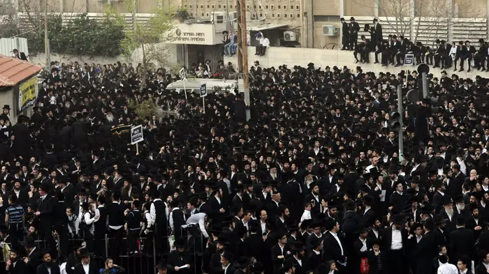 עצרת המיליון נגד חוק הגיוס, חרדים בבנייני האומה ירושלים. מרץ 2014 (יואב דודקביץ') עצרת המיליון נגד חוק הגיוס, חרדים בבנייני האומה ירושלים. מרץ 2014 (יואב דודקביץ')