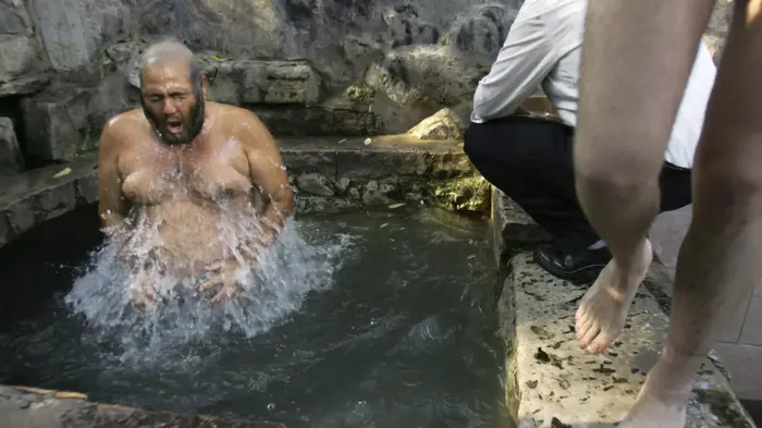 מקווה גברים (AP)