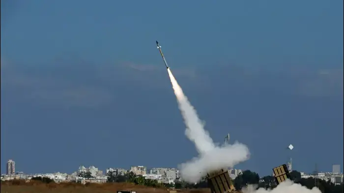 טיל יירוט נורה ממערכת כיפת ברזל באזור אשדוד במבצע "צוק איתן", יולי 2014 (רויטרס) טיל יירוט נורה ממערכת כיפת ברזל באזור אשדוד במבצע "צוק איתן", יולי 2014 (רויטרס)