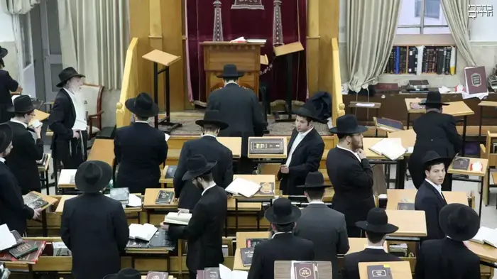 ישיבה חרדית (בחדרי חרדים , יצחק ליוש) ישיבה חרדית (בחדרי חרדים , יצחק ליוש)
