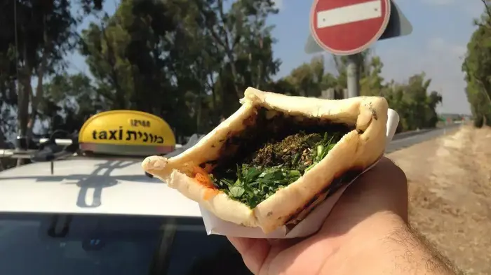 סמבוסק כבש במקום של עיוב (קובי רובין) סמבוסק כבש במקום של עיוב (קובי רובין)