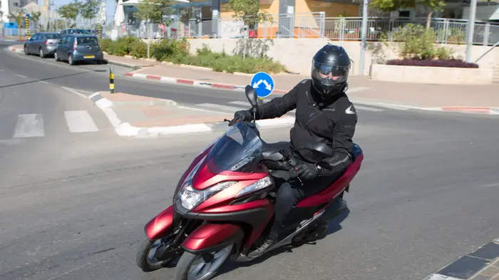 מבחן קטנוע תלת גלגלי ימאהה טריסיטי 125 (דרור עינב) מבחן קטנוע תלת גלגלי ימאהה טריסיטי 125 (דרור עינב)