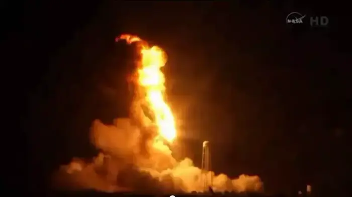 טיל אספקה לא מאויש של נאס"א התפוצץ שניות לאחר שיגורו אל תחנת החלל הבינלאומית, אוקטובר 2014 (רויטרס) טיל אספקה לא מאויש של נאס"א התפוצץ שניות לאחר שיגורו אל תחנת החלל הבינלאומית, אוקטובר 2014 (רויטרס)