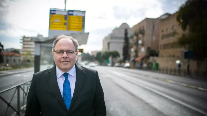 דני דיין (נועם מושקוביץ) דני דיין (נועם מושקוביץ)