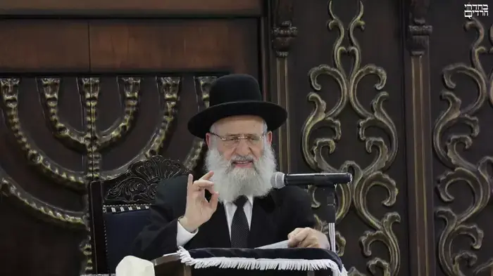 הרב ראובן אלבז (מערכת וואלה! NEWS , חנוך בר. בחדרי חרדים) הרב ראובן אלבז (מערכת וואלה! NEWS , חנוך בר. בחדרי חרדים)