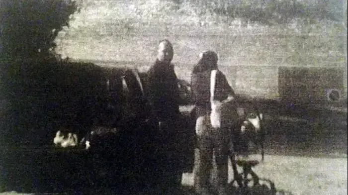 המהנדס אדי מכלוף עם בנו מסליק מטען חבלה (מערכת וואלה! NEWS) המהנדס אדי מכלוף עם בנו מסליק מטען חבלה (מערכת וואלה! NEWS)