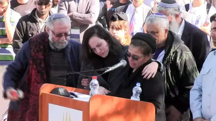רס"ן יוחאי קלנגל שנהרג בהר דב הובא למנוחות: "גיבור של כל האומה" (רויטרס) רס"ן יוחאי קלנגל שנהרג בהר דב הובא למנוחות: "גיבור של כל האומה" (רויטרס)