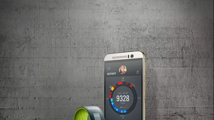 HTC Grip and HTC One M9 (יח"צ , רני רהב) HTC Grip and HTC One M9 (יח"צ , רני רהב)
