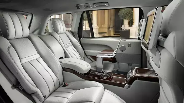 ריינג' רובר SVAUTOBIOGRAPHY (אתר יצרן) ריינג' רובר SVAUTOBIOGRAPHY (אתר יצרן)