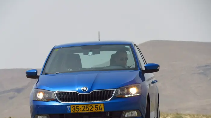 מבחן השוואתי יונדאי i20 החדשה נגד סקודה פאביה החדשה. אפריל 2015 (קובי ליאני) מבחן השוואתי יונדאי i20 החדשה נגד סקודה פאביה החדשה. אפריל 2015 (קובי ליאני)