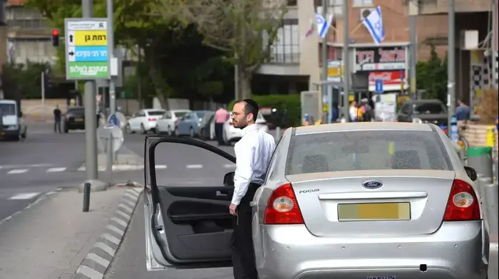 צפירה בבני ברק (ראובן קסטרו) צפירה בבני ברק (ראובן קסטרו)
