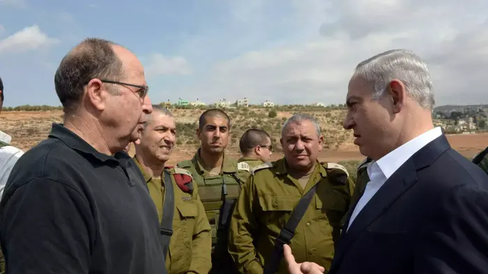 סיור ראש הממשלה בנימין נתניהו בחטמ"ר שומרון, 6 באוקטובר 2015 (לשכת העיתונות הממשלתית , עמוס בן גרשום) סיור ראש הממשלה בנימין נתניהו בחטמ"ר שומרון, 6 באוקטובר 2015 (לשכת העיתונות הממשלתית , עמוס בן גרשום)