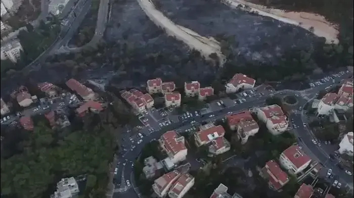 צילום רחפן של נזקי השריפות בחיפה. 26 בנובמבר 2016 (צילום מסך) צילום רחפן של נזקי השריפות בחיפה. 26 בנובמבר 2016 (צילום מסך)