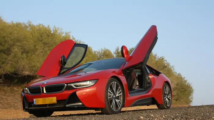 מבחן דרך ב.מ.וו i8 (מערכת וואלה! NEWS , קינן כהן) מבחן דרך ב.מ.וו i8 (מערכת וואלה! NEWS , קינן כהן)