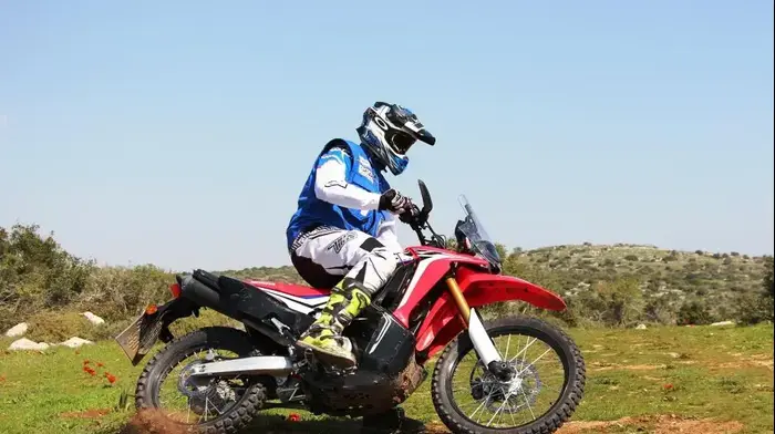 מבחן הונדה CRF250 ראלי (מערכת וואלה! NEWS , ראובן סביו, ג'ורג' מועדון הונדה)