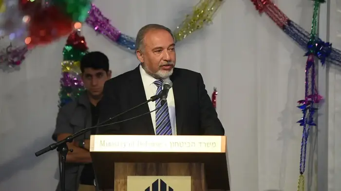 ליברמן: "צבא לבנון הפך לחלק בלתי נפרד ממערך חיזבאללה" (משרד הביטחון) ליברמן: "צבא לבנון הפך לחלק בלתי נפרד ממערך חיזבאללה" (משרד הביטחון)