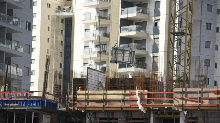 נדל"ן בנייה בניינים (ראובן קסטרו)