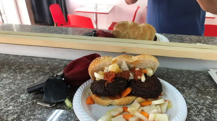 מגרב תל אביב (קובי רובין) מגרב תל אביב (קובי רובין)